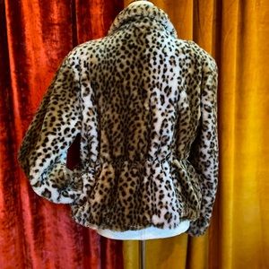 DECODED short leopard print coat size Medium